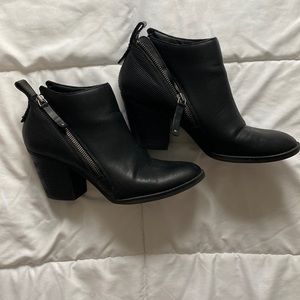 size 9 heeled ankle booties